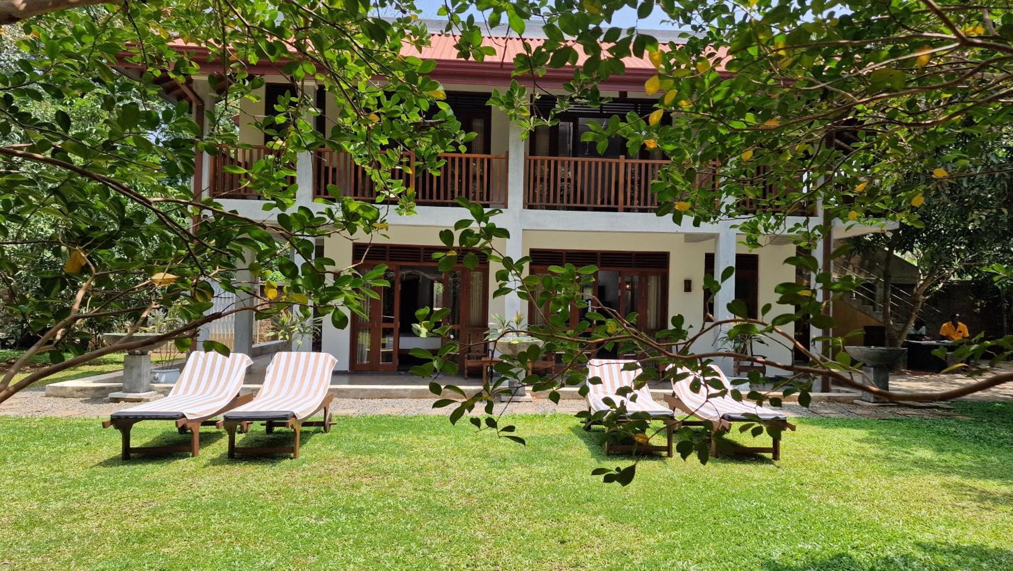 Villa Arana Bentota Exteriör bild