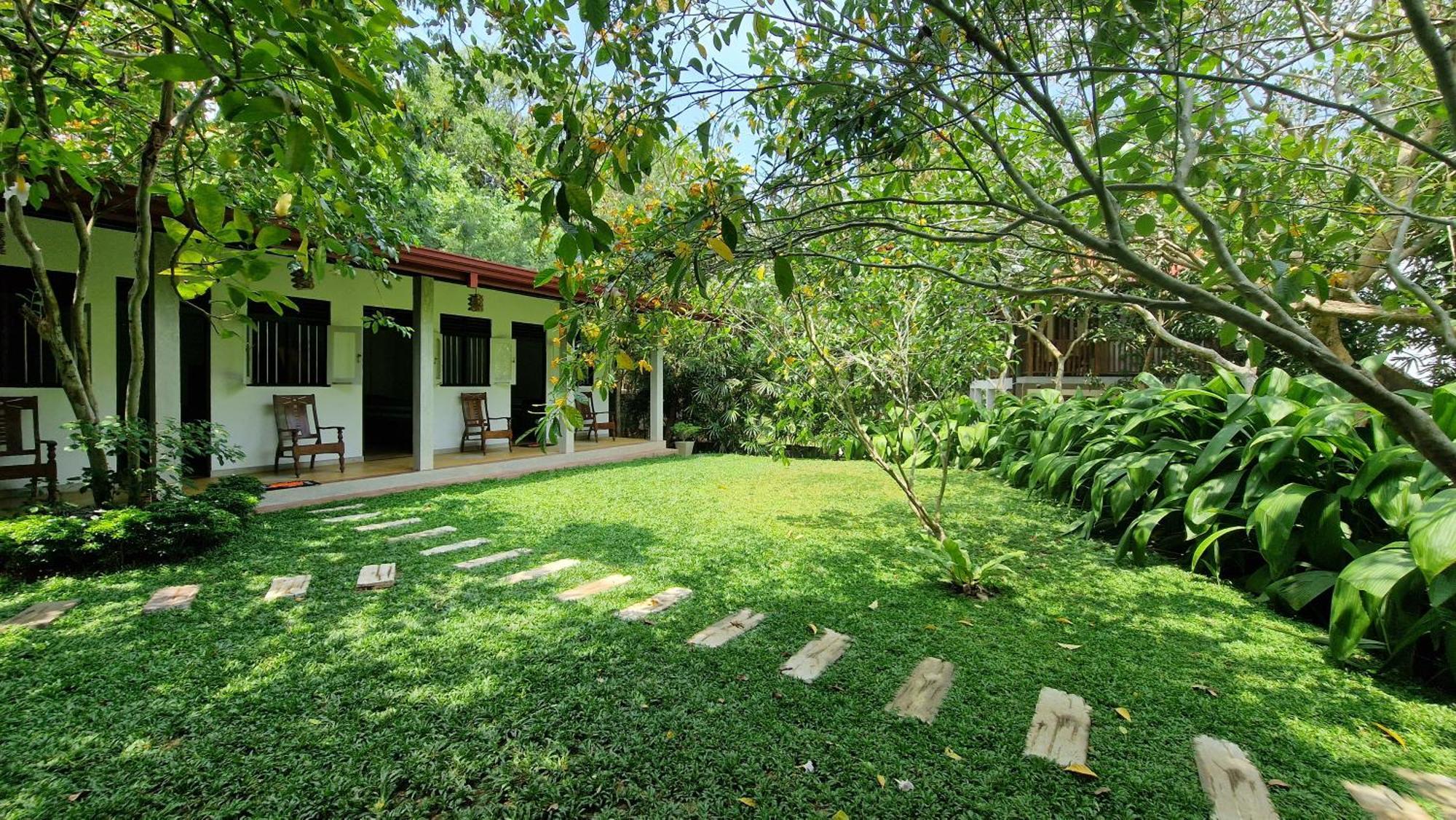 Villa Arana Bentota Exteriör bild