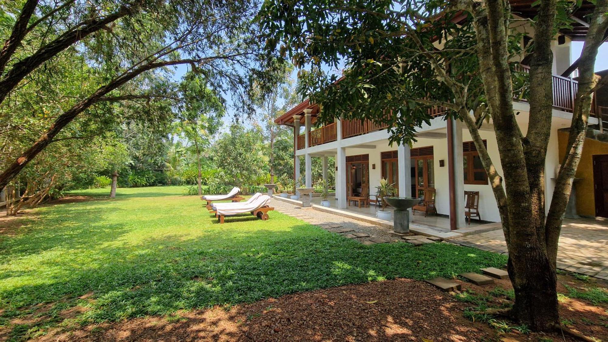 Villa Arana Bentota Exteriör bild