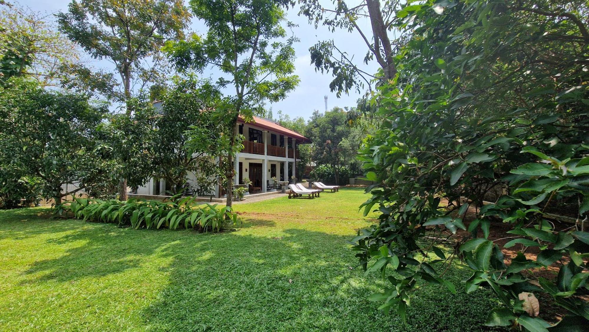 Villa Arana Bentota Exteriör bild