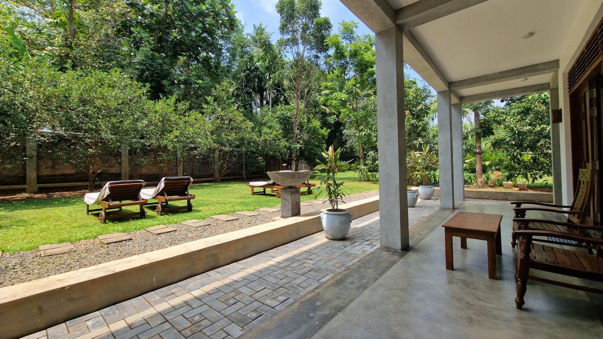 Villa Arana Bentota Exteriör bild